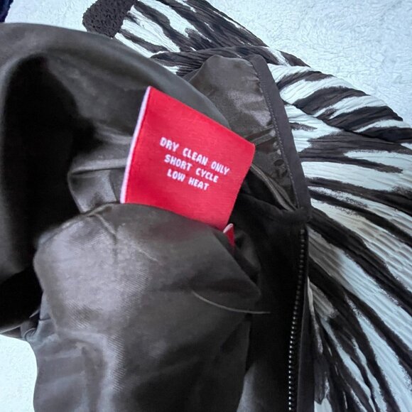 Gabriella Molinari Womens Black & White Crinkle Zip Up Hoodie Sz 8 Smocked Trim - Picture 5 of 9